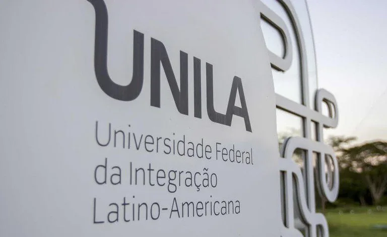 UNILA-PR abre concurso